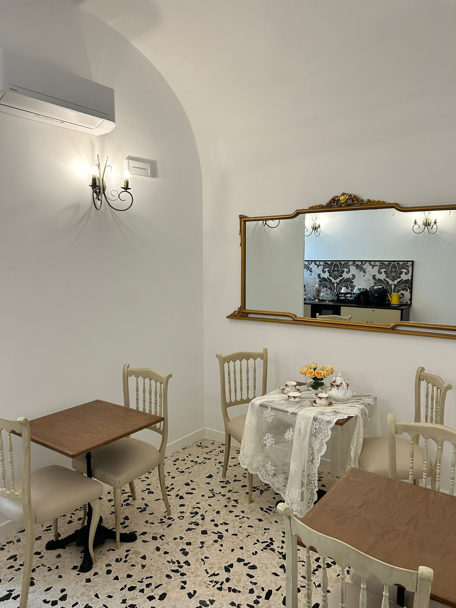 Sala colazione con soffitti a volta